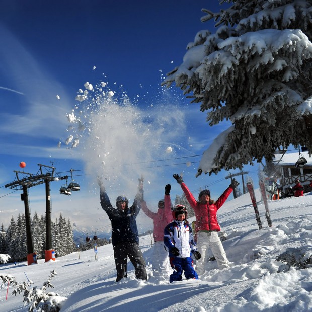 Familien haben Spaß im Schnee © Salzburger Sportwelt - Fotograf: Christian Schartner